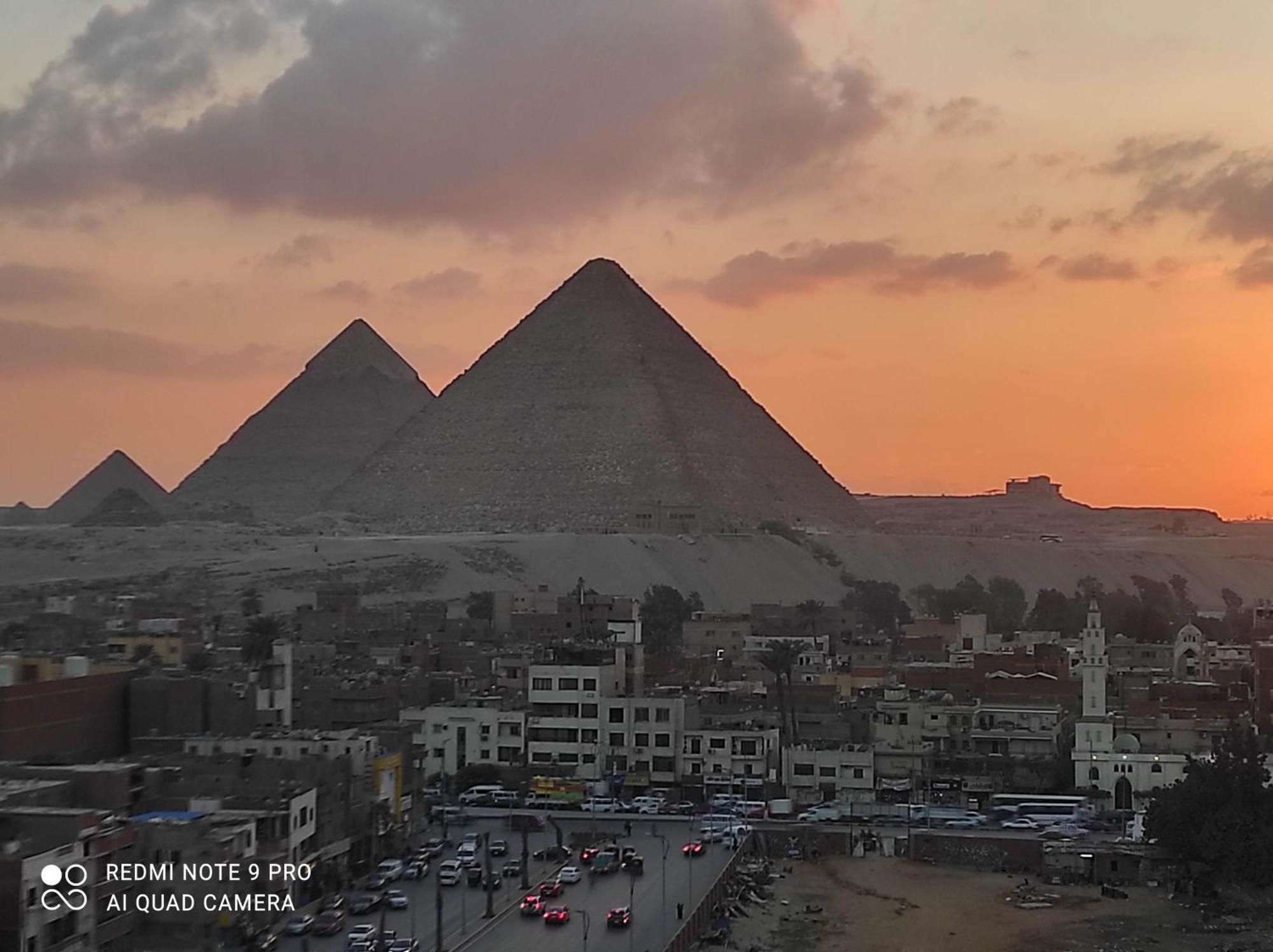 Pyramids View Suite/Vista Piramidi El El Cairo Habitación foto