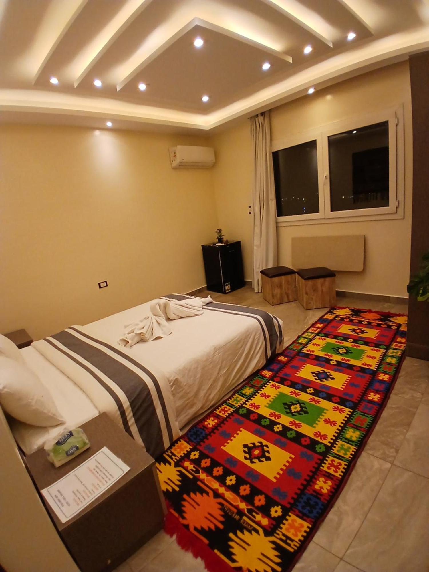 Pyramids View Suite/Vista Piramidi El El Cairo Habitación foto